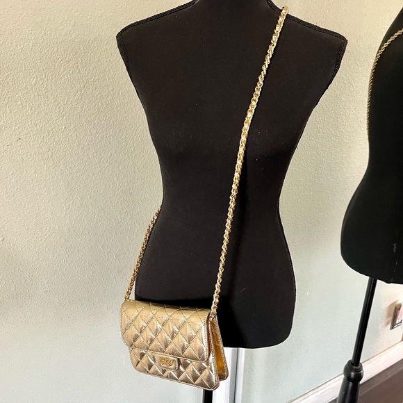 Gold Metallic Wallet On Chain Style Quilted Chain Bag - Picture 2 of 8